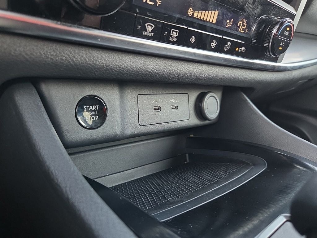2025 Nissan Rogue SV