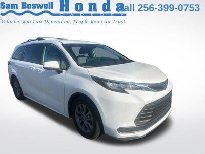 2023 Toyota Sienna LE 8 Passenger