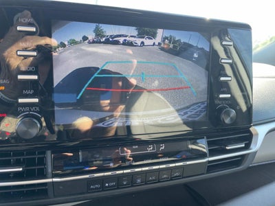 2023 Toyota Sienna LE 8 Passenger