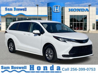 2023 Toyota Sienna LE 8 Passenger