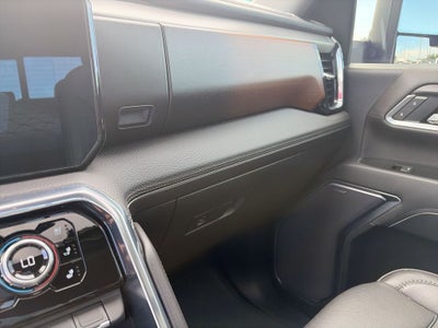 2025 GMC Sierra 2500HD Denali