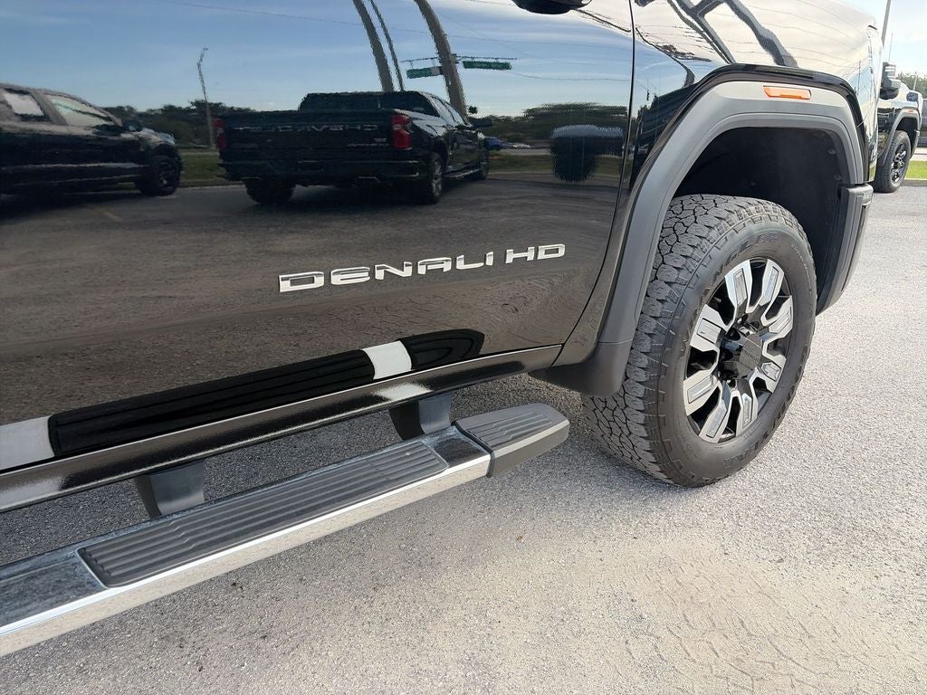 2025 GMC Sierra 2500HD Denali