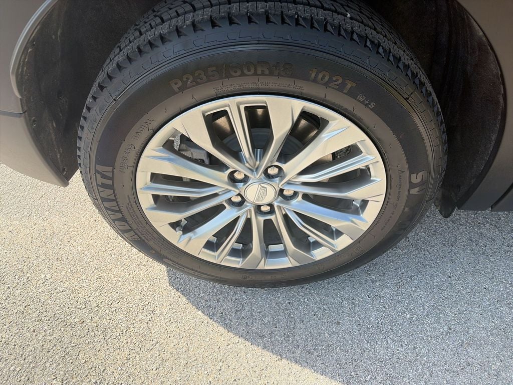 2024 Cadillac XT4 Premium Luxury