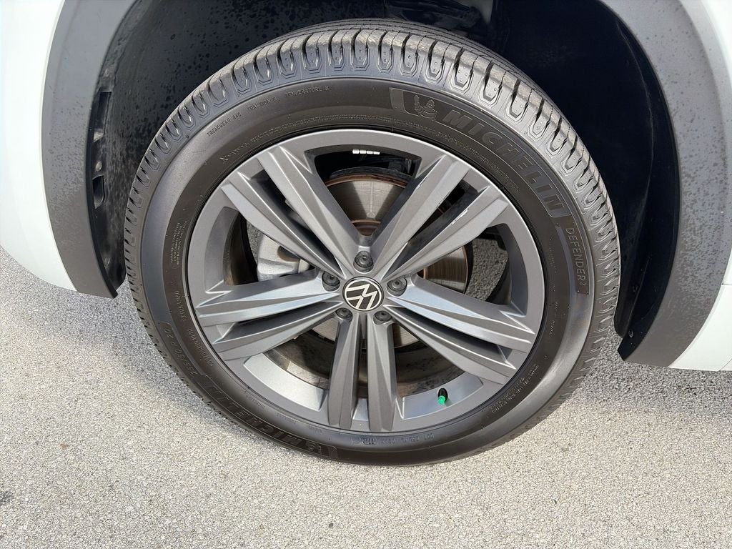 2021 Volkswagen Atlas Cross Sport 3.6L V6 SE w/Technology R-Line