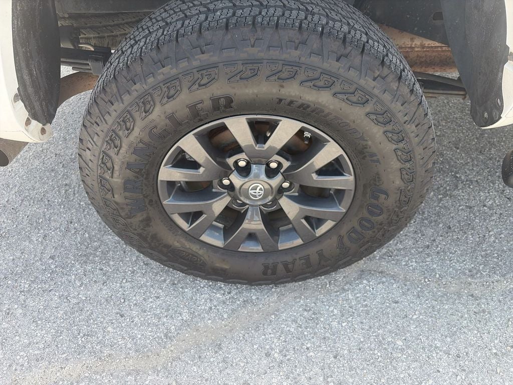 2020 Toyota Tacoma SR5 V6