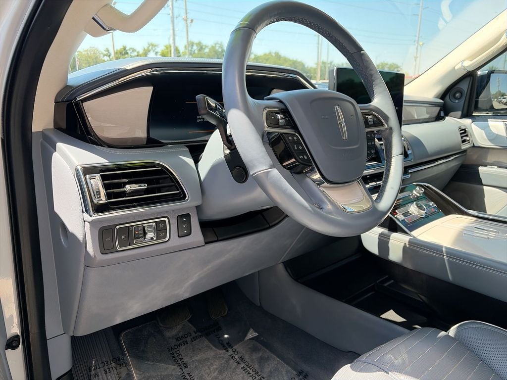 2023 Lincoln Navigator Black Label