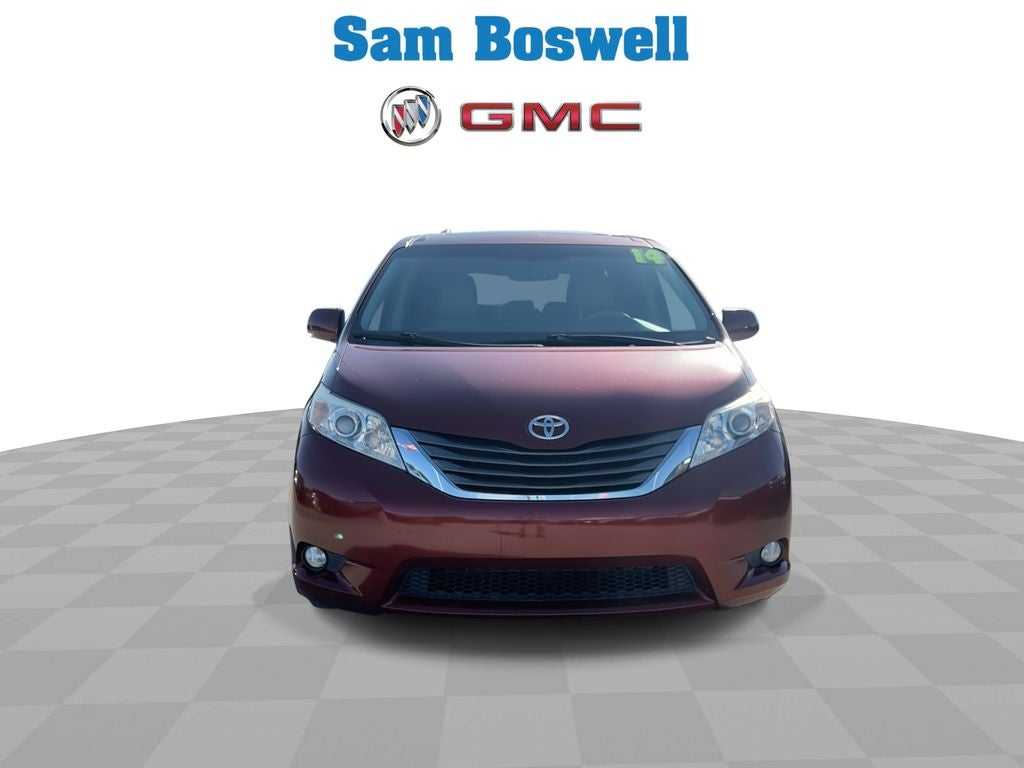 2014 Toyota Sienna XLE 8 Passenger