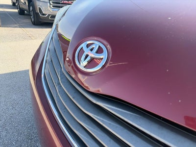 2014 Toyota Sienna XLE 8 Passenger