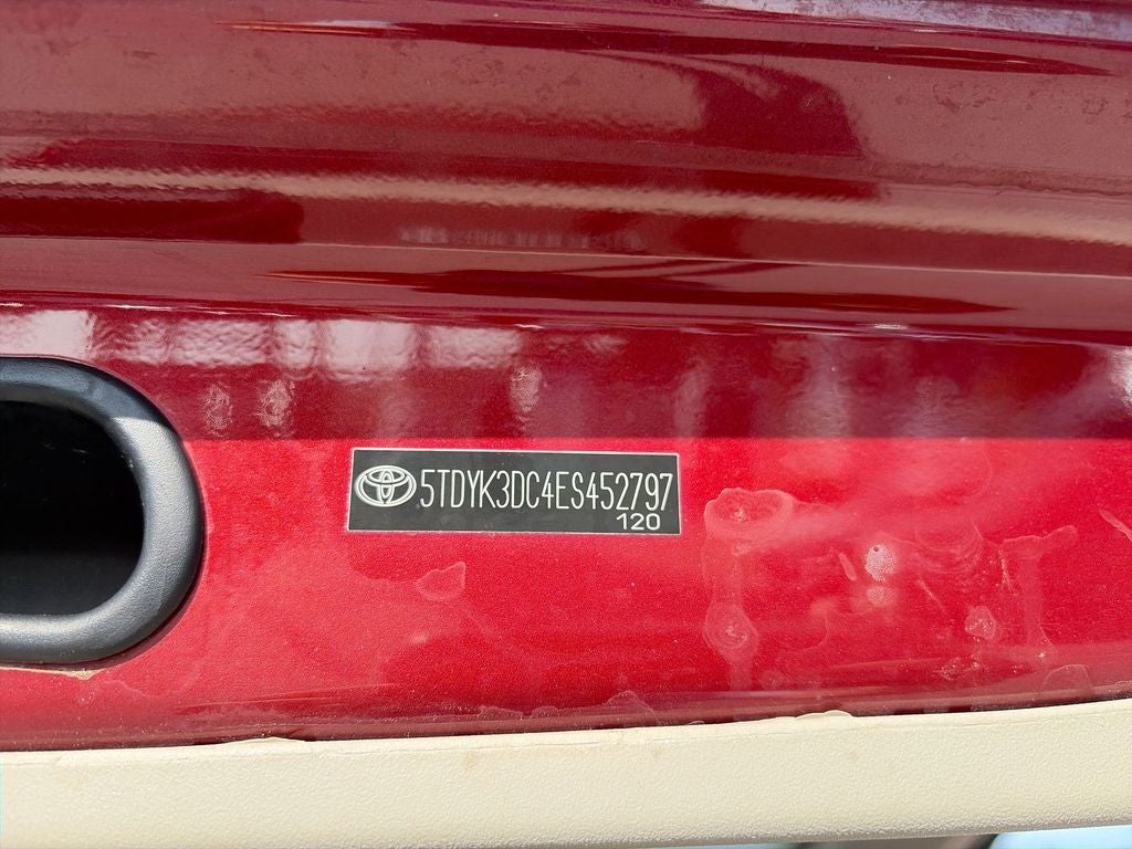 2014 Toyota Sienna XLE 8 Passenger