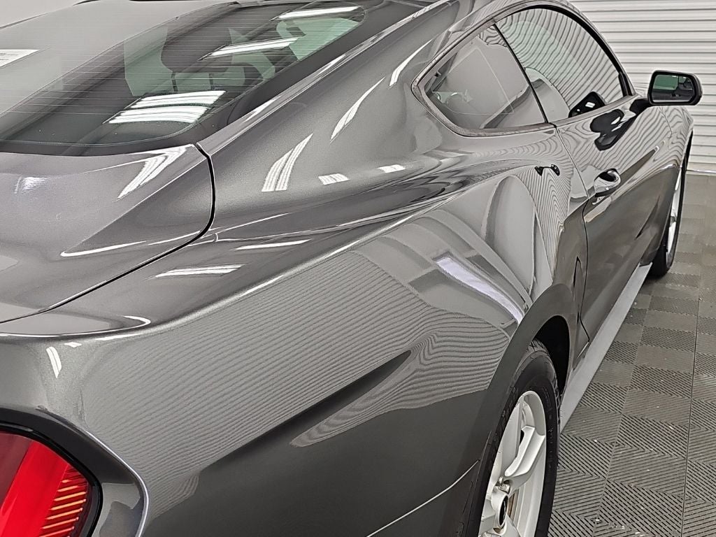 2017 Ford Mustang V6