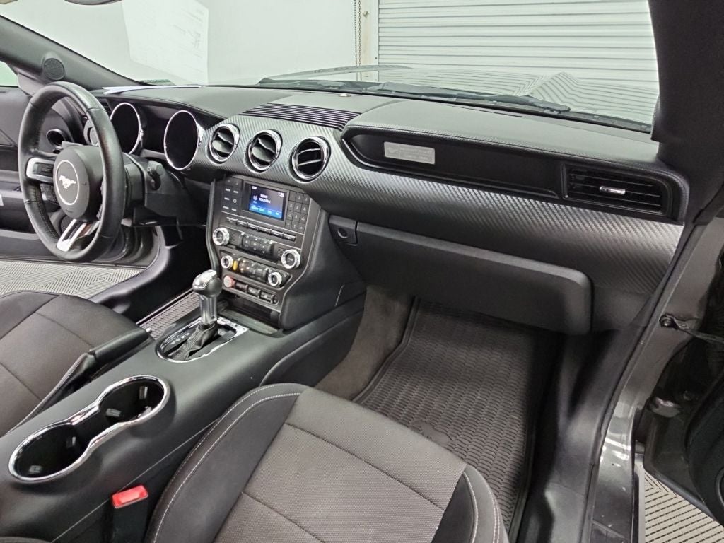 2017 Ford Mustang V6