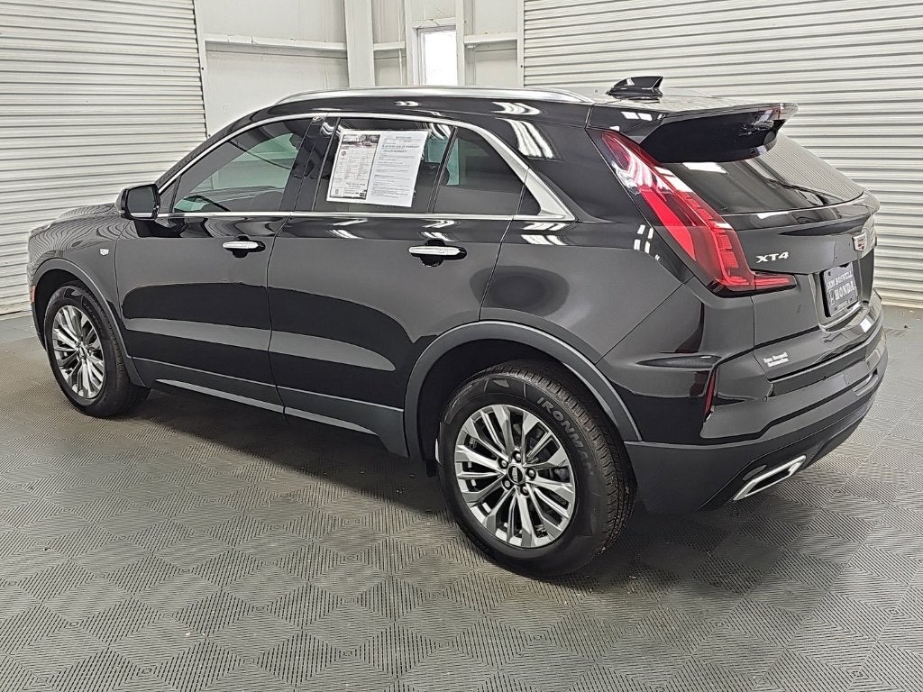 2024 Cadillac XT4 Premium Luxury