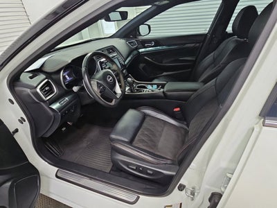 2023 Nissan Maxima SR