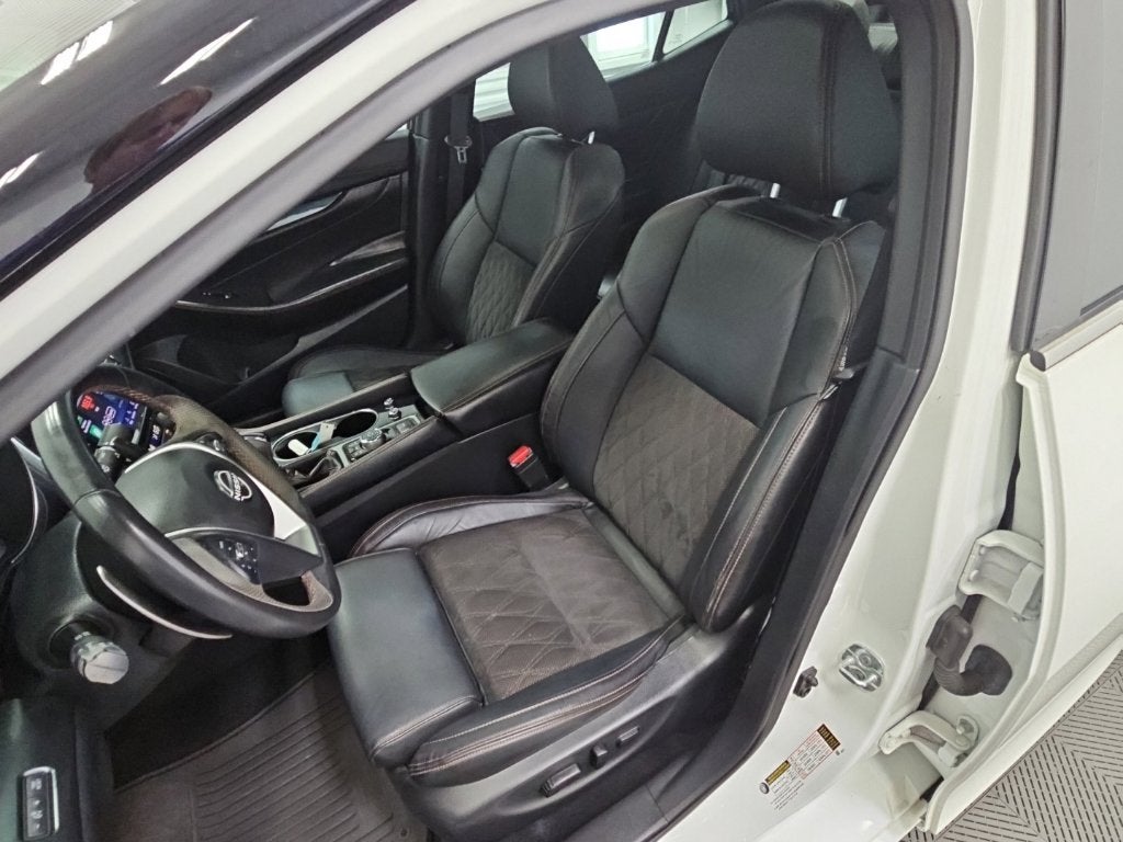 2023 Nissan Maxima SR