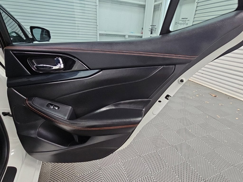 2023 Nissan Maxima SR