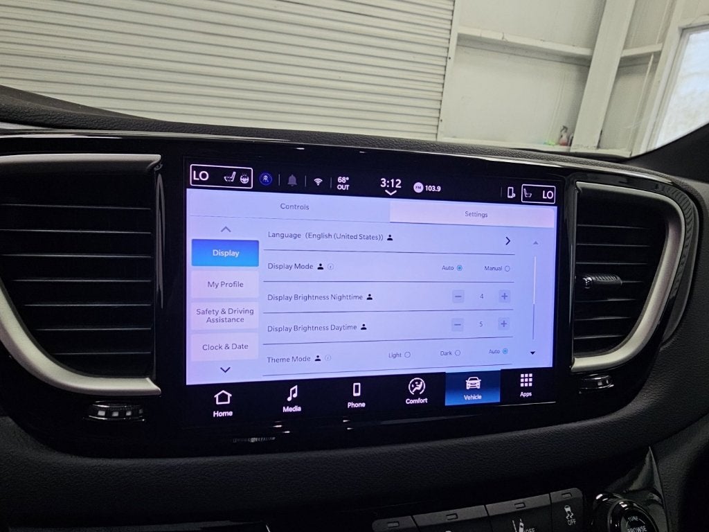 2025 Chrysler Pacifica Select