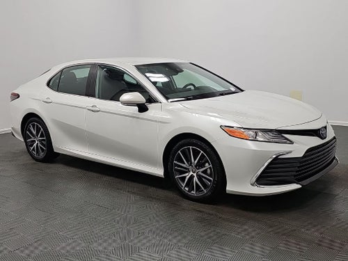 2022 Toyota Camry Hybrid XLE