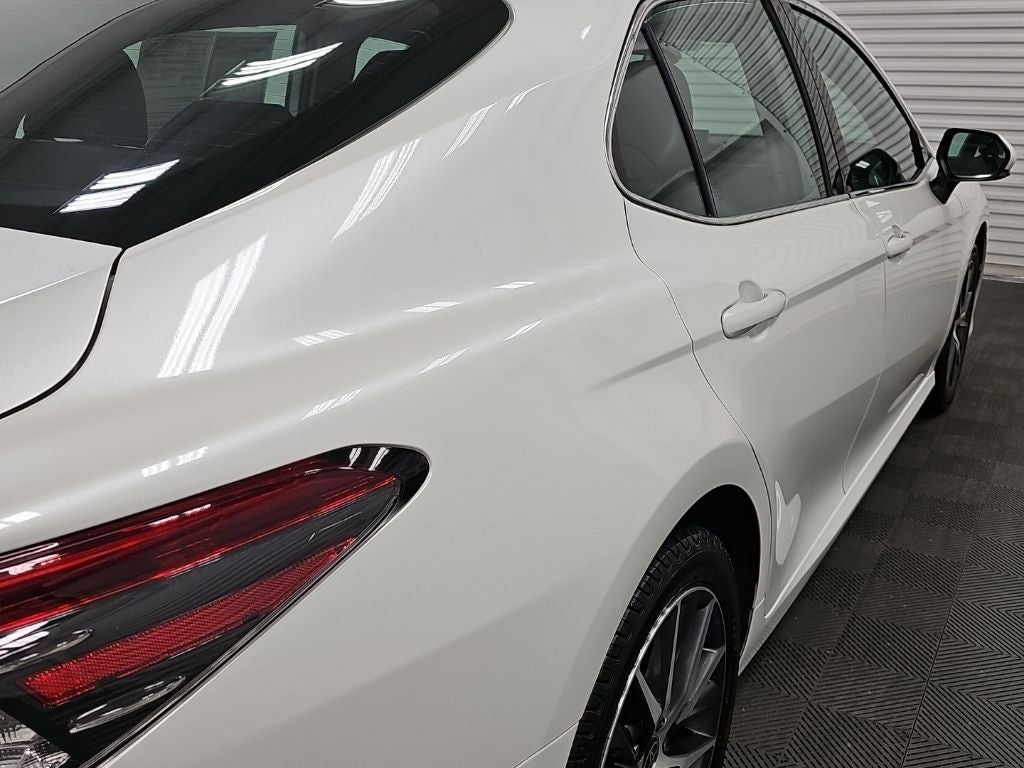 2022 Toyota Camry Hybrid XLE