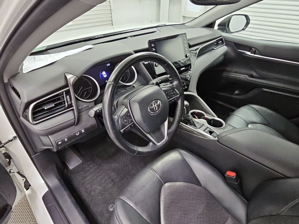 2022 Toyota Camry Hybrid XLE