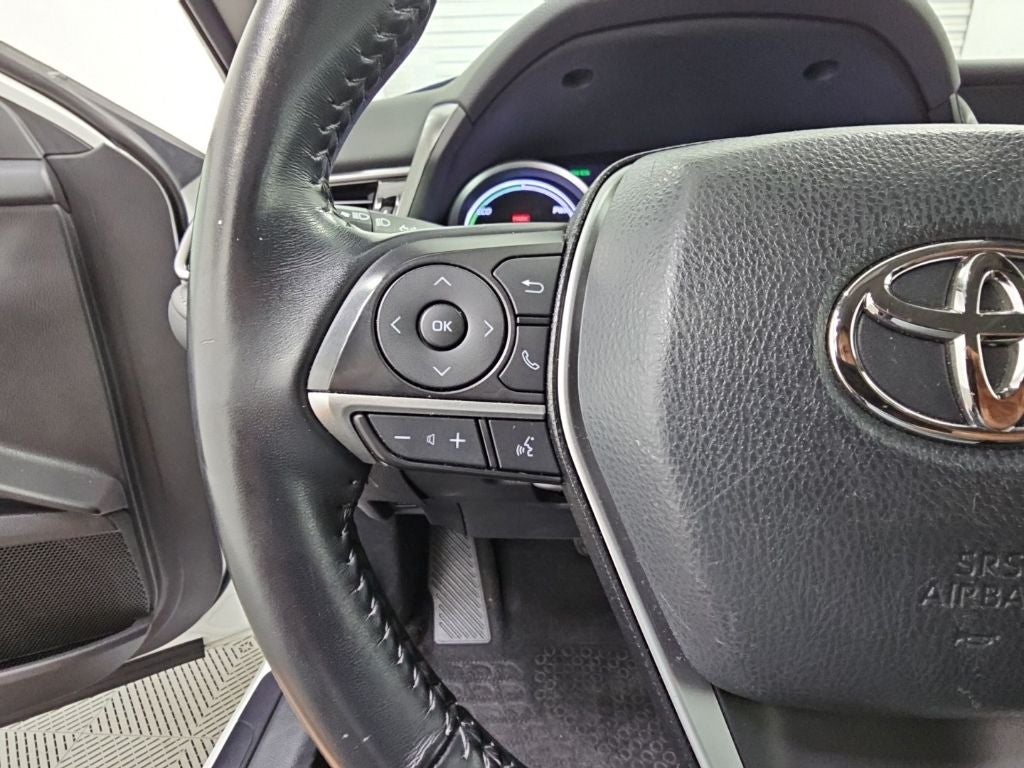 2022 Toyota Camry Hybrid XLE