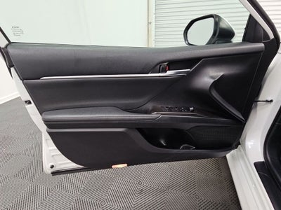 2022 Toyota Camry Hybrid XLE