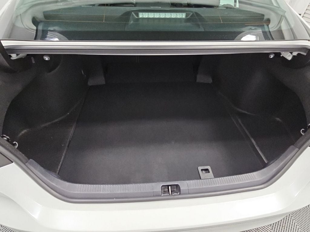 2022 Toyota Camry Hybrid XLE
