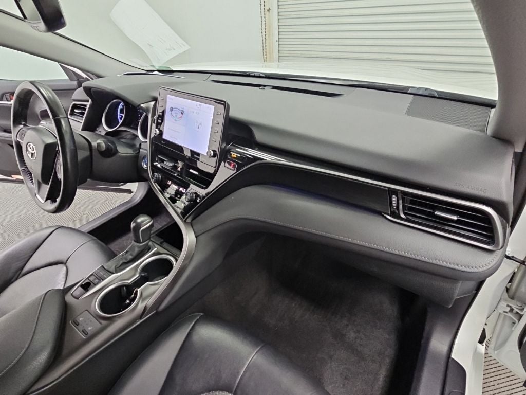 2022 Toyota Camry Hybrid XLE