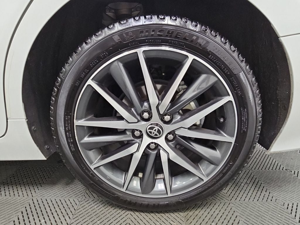 2022 Toyota Camry Hybrid XLE
