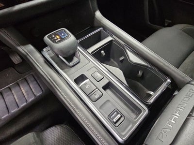 2022 Nissan Pathfinder SV