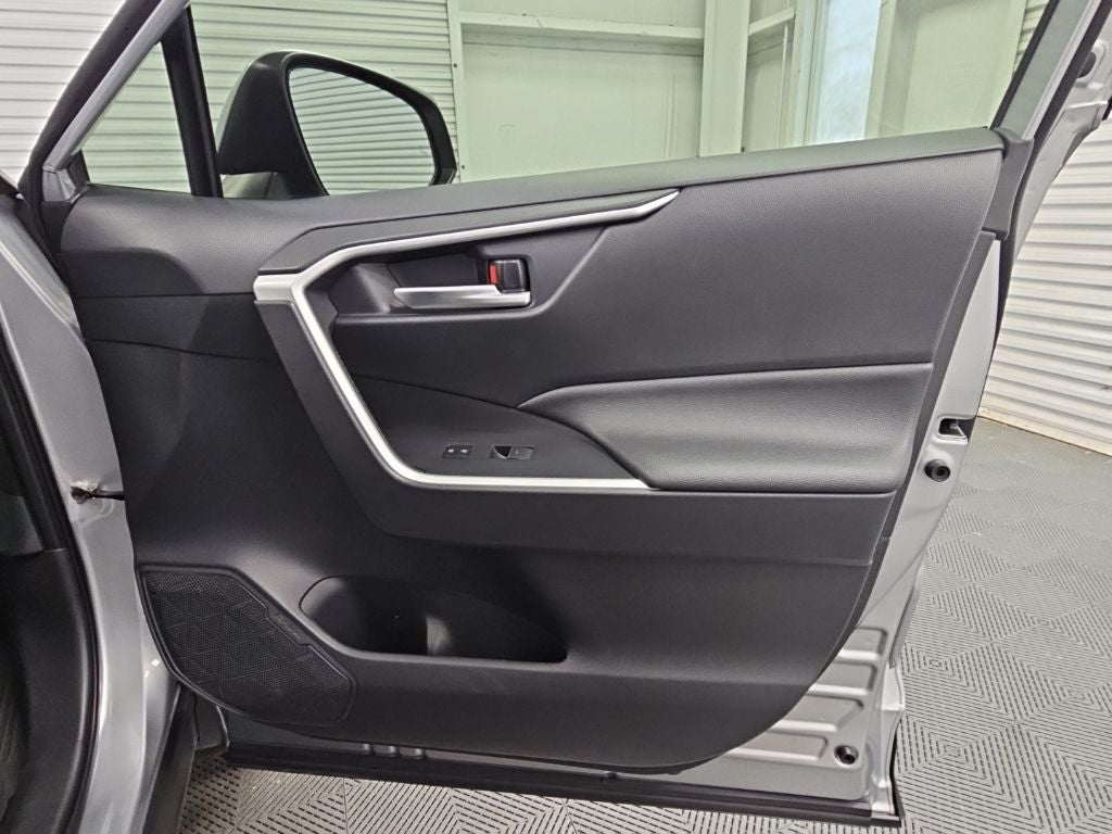 2025 Toyota RAV4 Hybrid XLE Premium