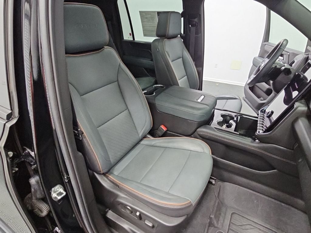2025 GMC Yukon XL AT4