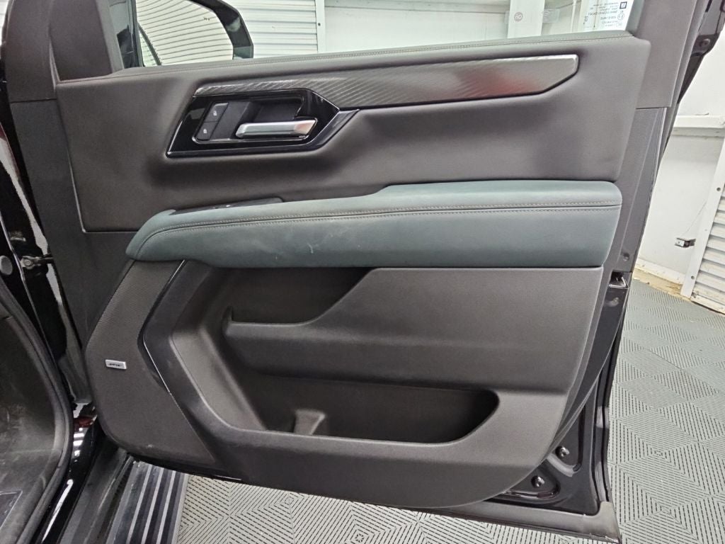 2025 GMC Yukon XL AT4