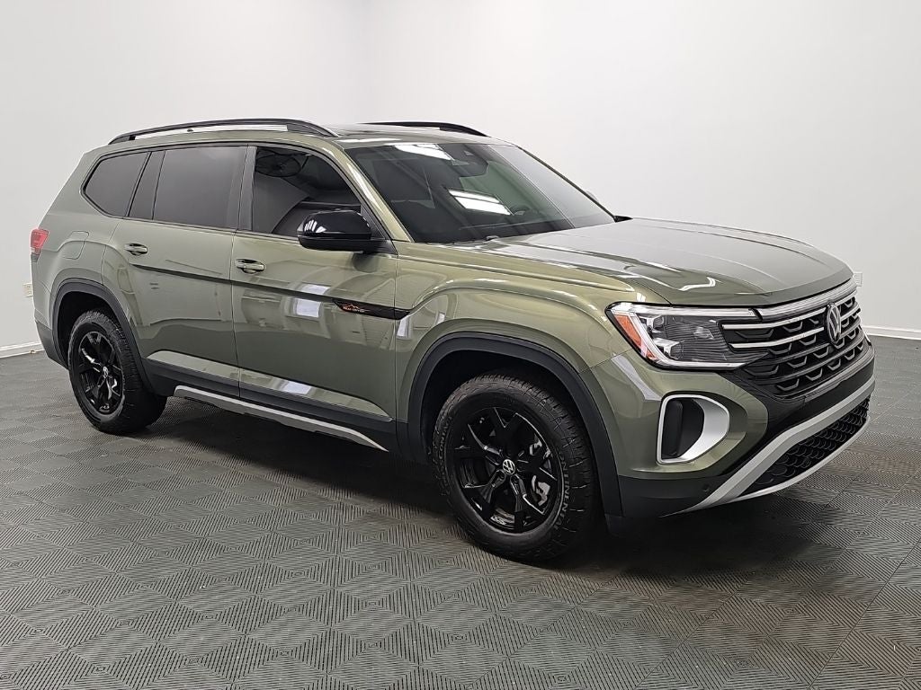 2024 Volkswagen Atlas 2.0T Peak Edition SEL