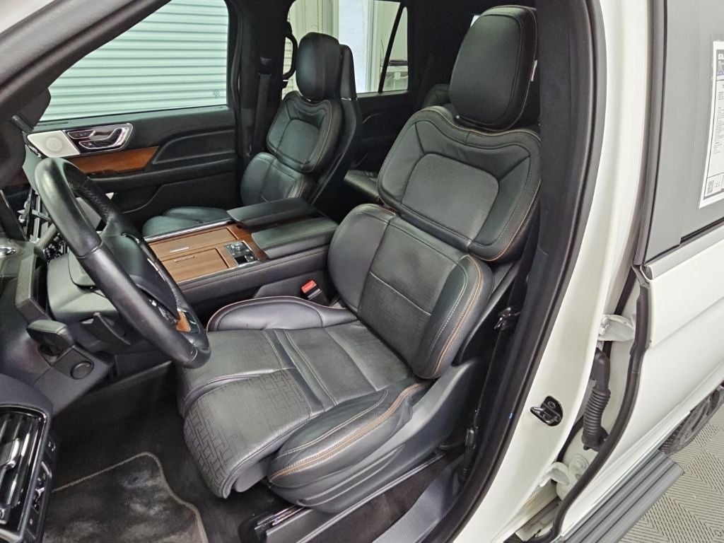 2022 Lincoln Navigator Black Label
