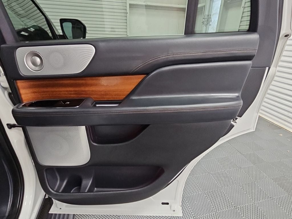 2022 Lincoln Navigator Black Label