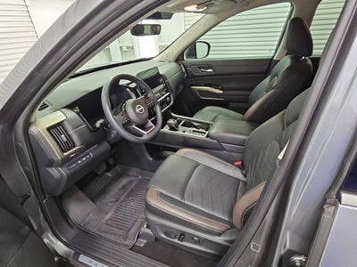 2024 Nissan Pathfinder Platinum